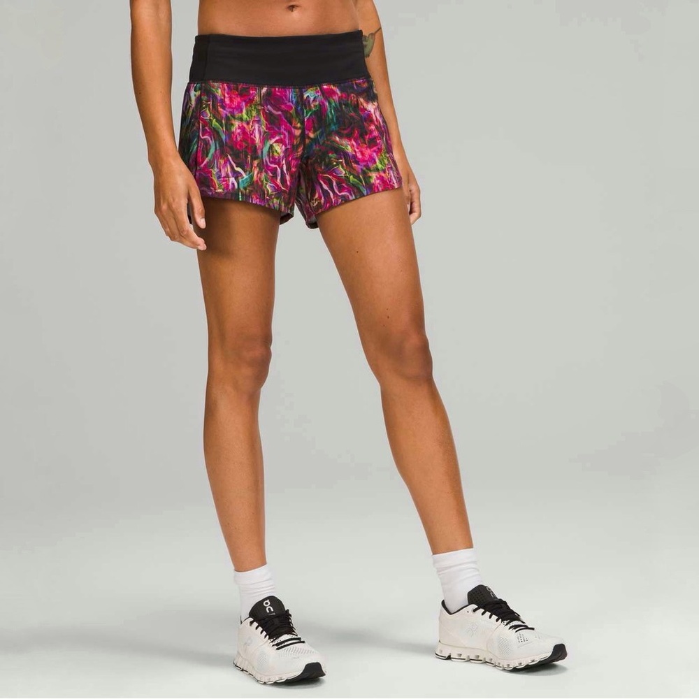 Lululemon Speed Up Mid-Rise Short 4” in Hyper Flow Pink‎ Multi Black